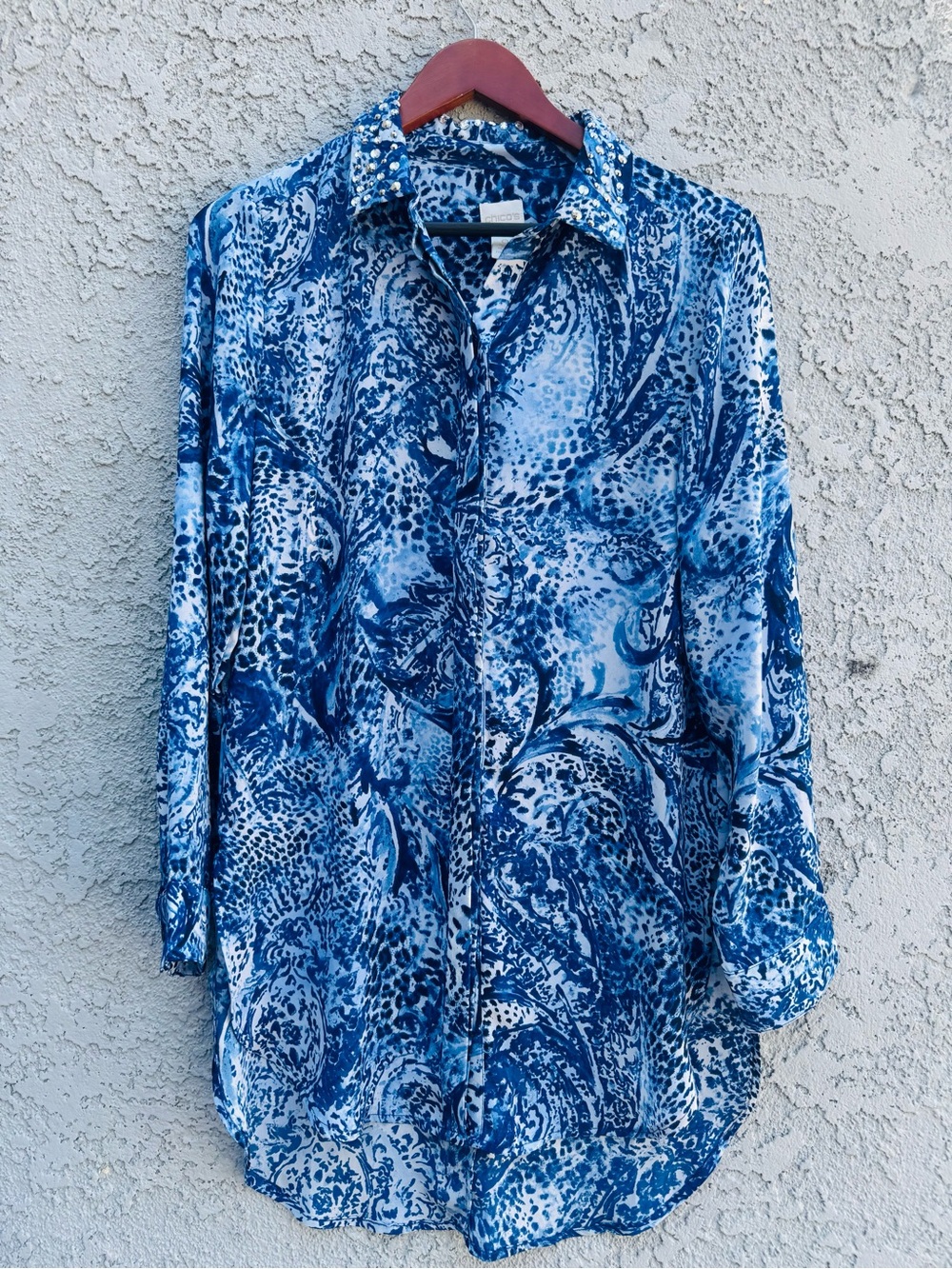 Chico's Blue Abstract Paisley Embellished Studded Collar Button Down Blouse S - Picture 4 of 12